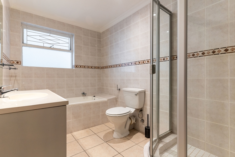 3 Bedroom Property for Sale in Sea Point Western Cape